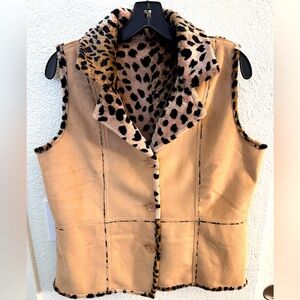 Reversible faux fur Leopard Print and Tan faux suede Women's Vest.  Size Medium.